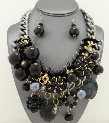 Chunky Bib Pearl Necklace Set